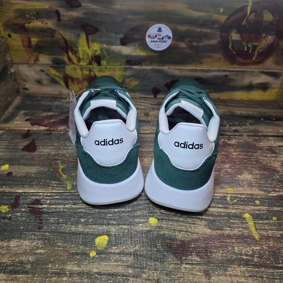 Adidas Run 60's 2.0 Men's Athletic Sneaker Running Trainers New Size 11 Green - Picture 6 of 8